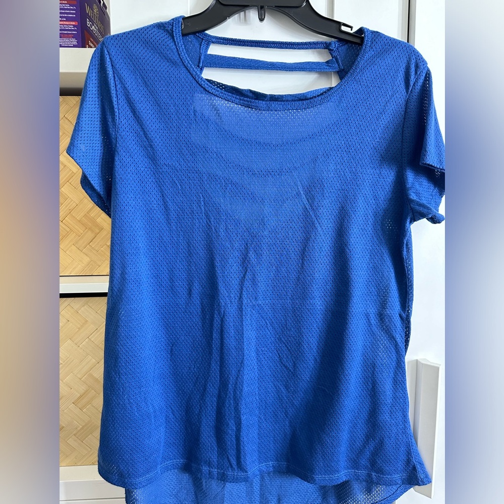 Athletic works workout top L blue